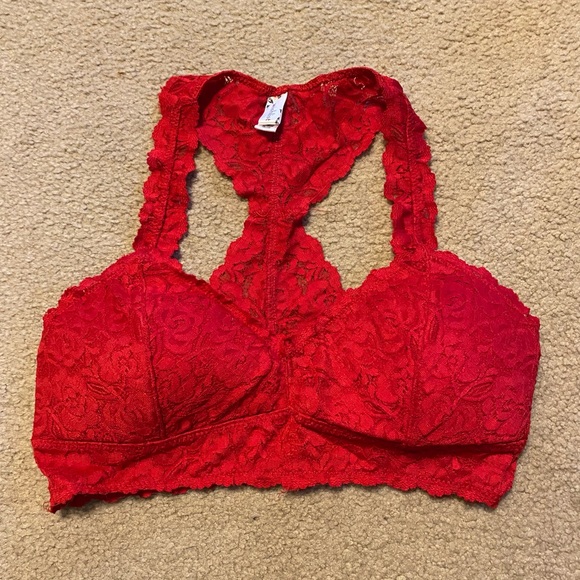 Red lace bralette - Picture 1 of 3